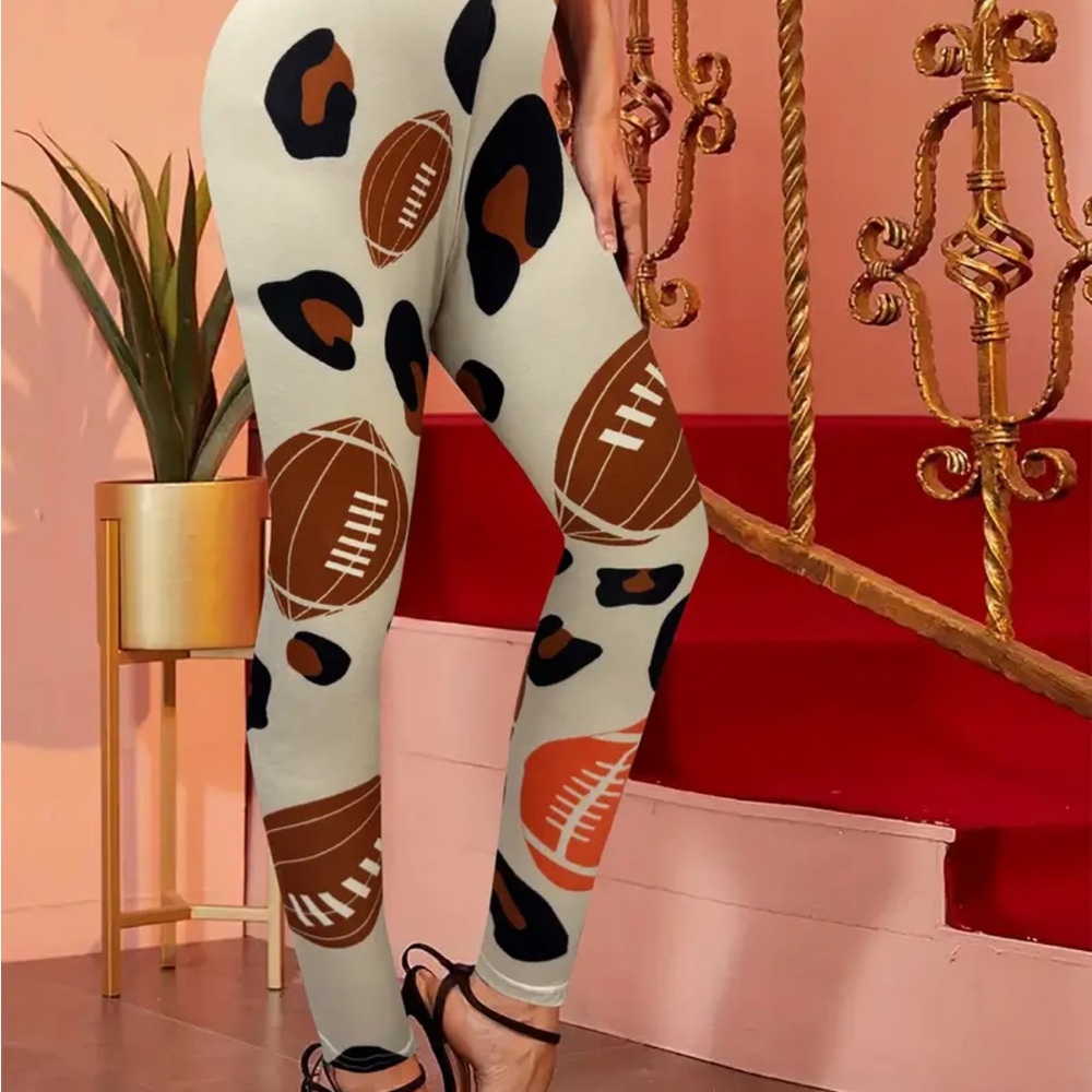 Women’s football print leggings . - Picture 4 of 4
